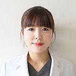 川﨑 真奈(副医長)